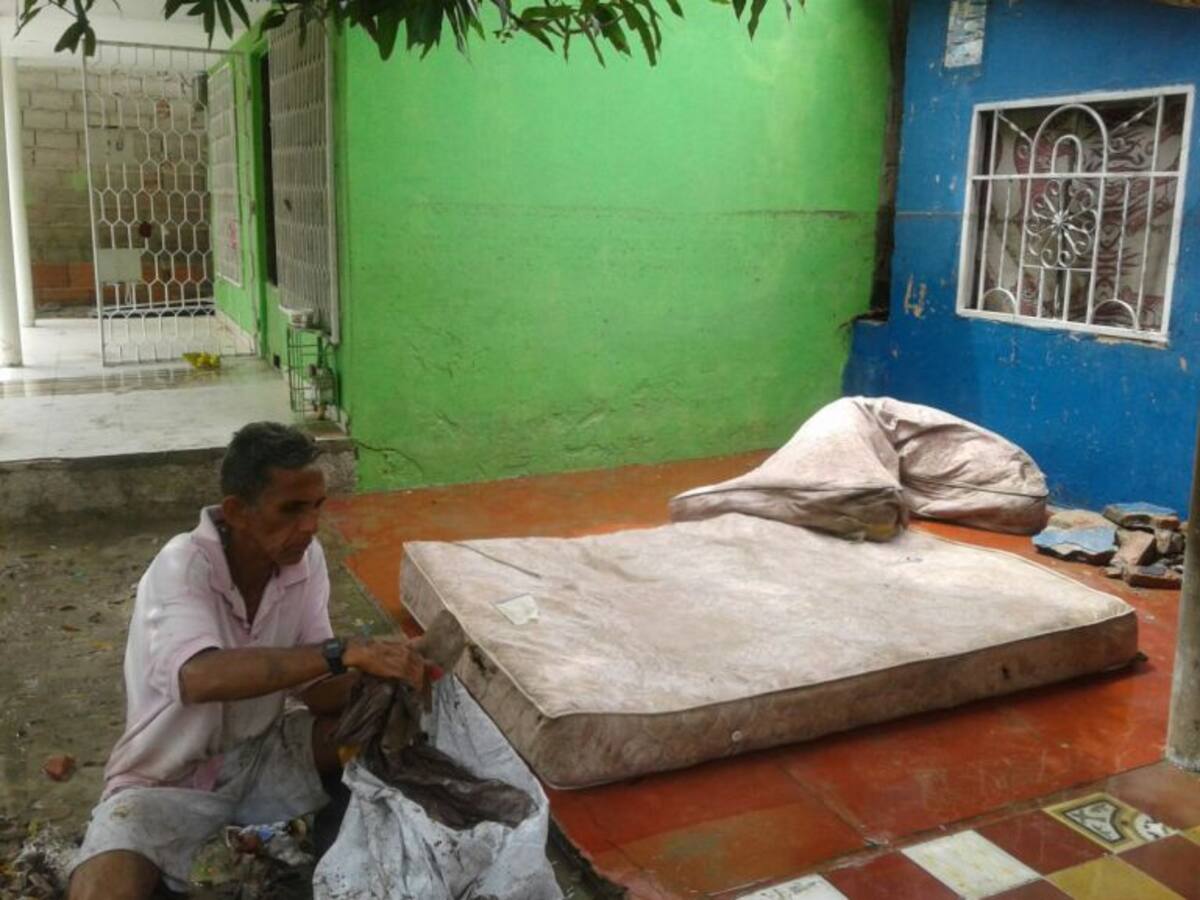 En tablas duermen damnificados por el invierno en Malambo