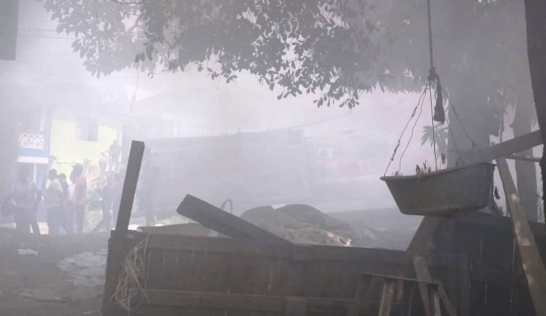 25 toneladas de cartón consumidas por incendio en Cartagena