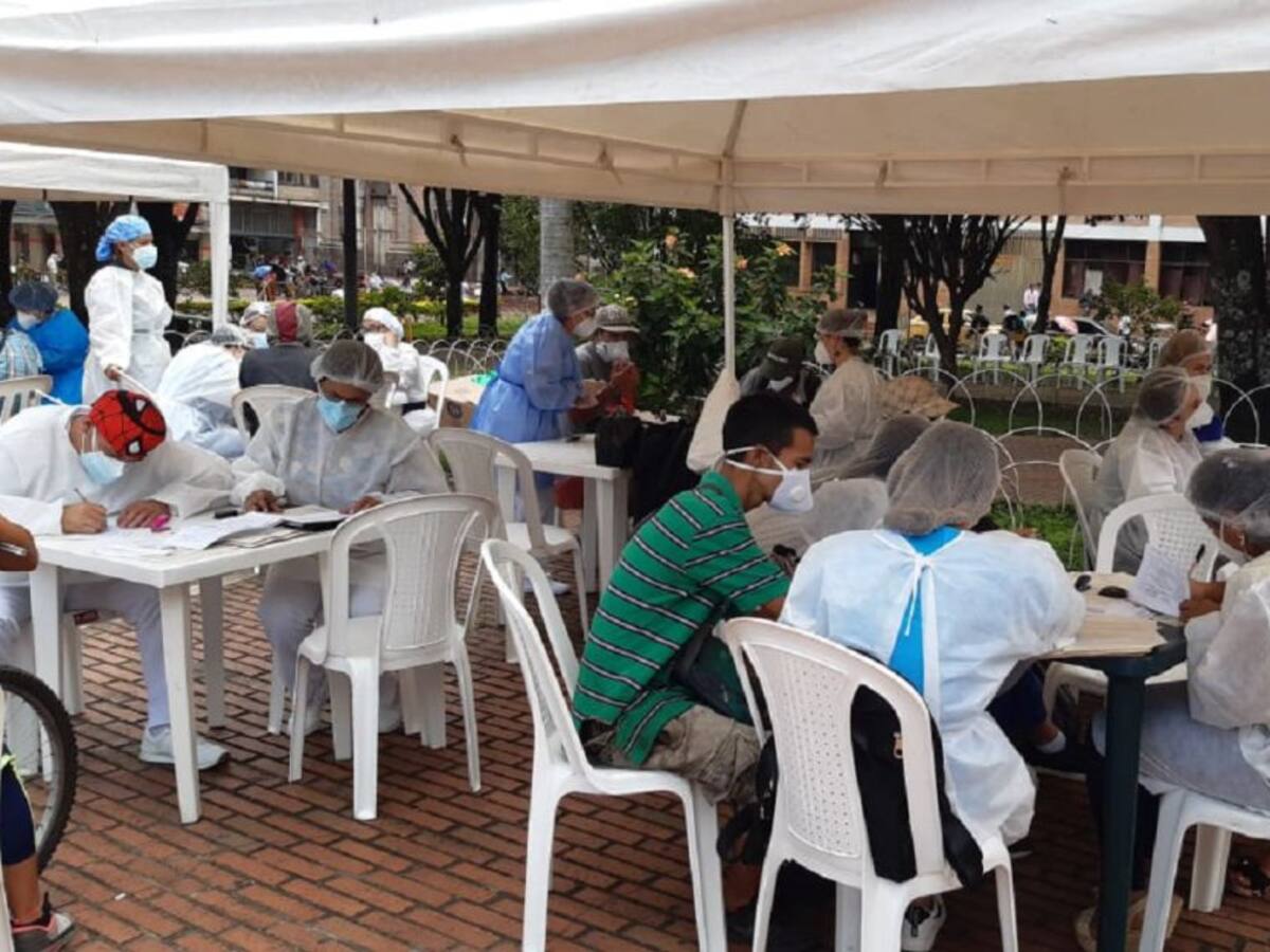 Gremios Quindío piden incrementar vacunación COVID en centros comerciales