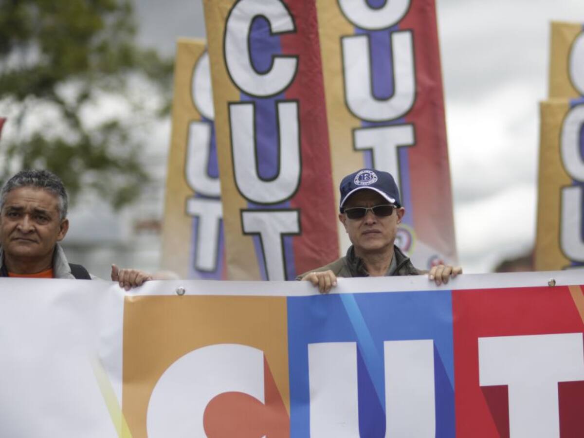 Prima de junio debe pagarse: centrales y gremios