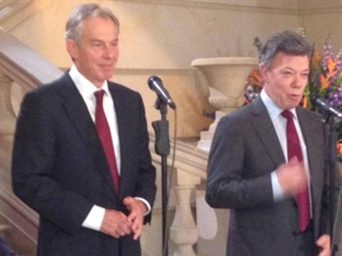 Exministro Tony Blair aplaude búsqueda de la paz en Colombia sin cese al fuego