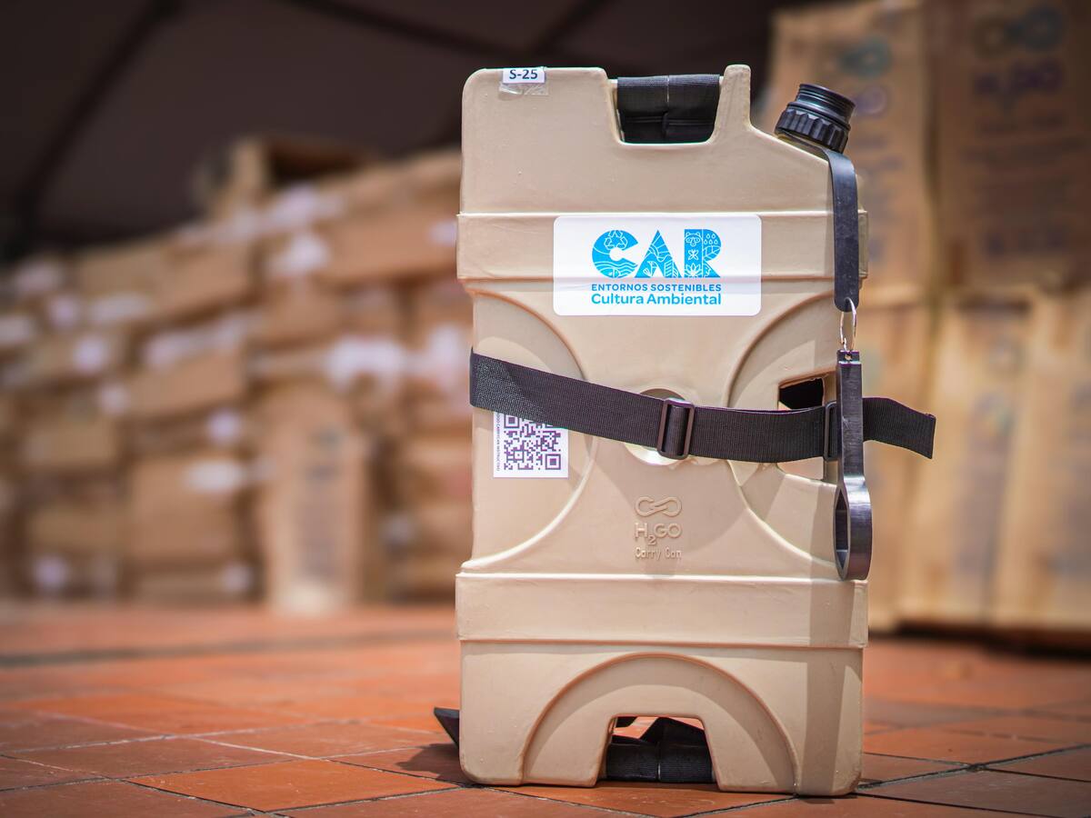 Fueron entregados más de 600 tanques para purificar agua a más de 80 instituciones de Cundinamarca