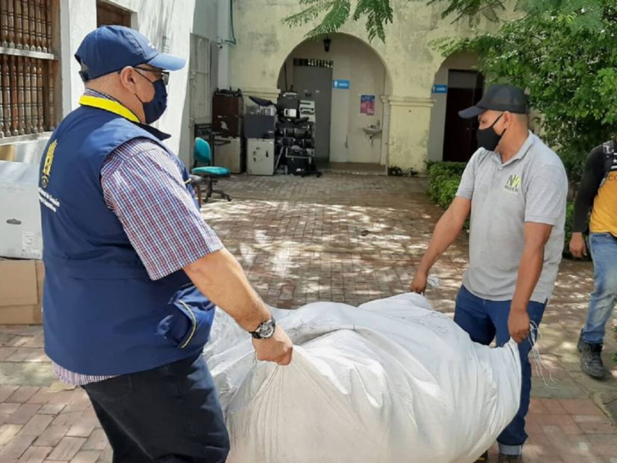 Entregan al DADIS 2.000 toldillos para lucha contra el dengue en Cartagena