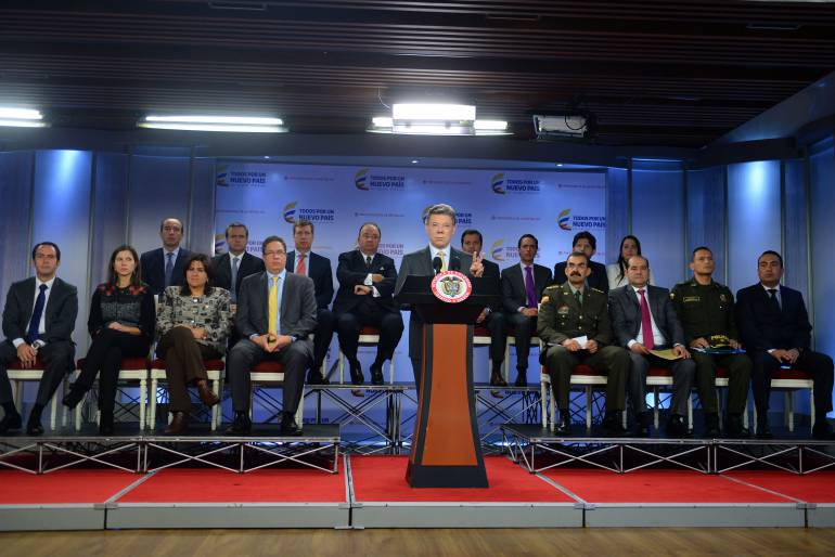 El presidente Juan Manuel Santos al término de la reunión con directivos de compañías de telefonía celular.