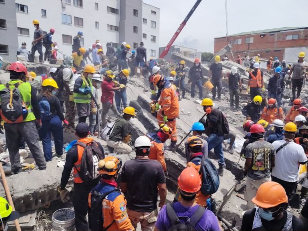20 rescatistas de Santander ya están en Cali: apoyan labores de búsqueda y rescate