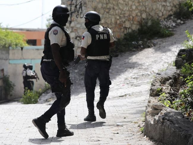 Patrullas en zonas cercanas a la residencia presidencial en Haití.