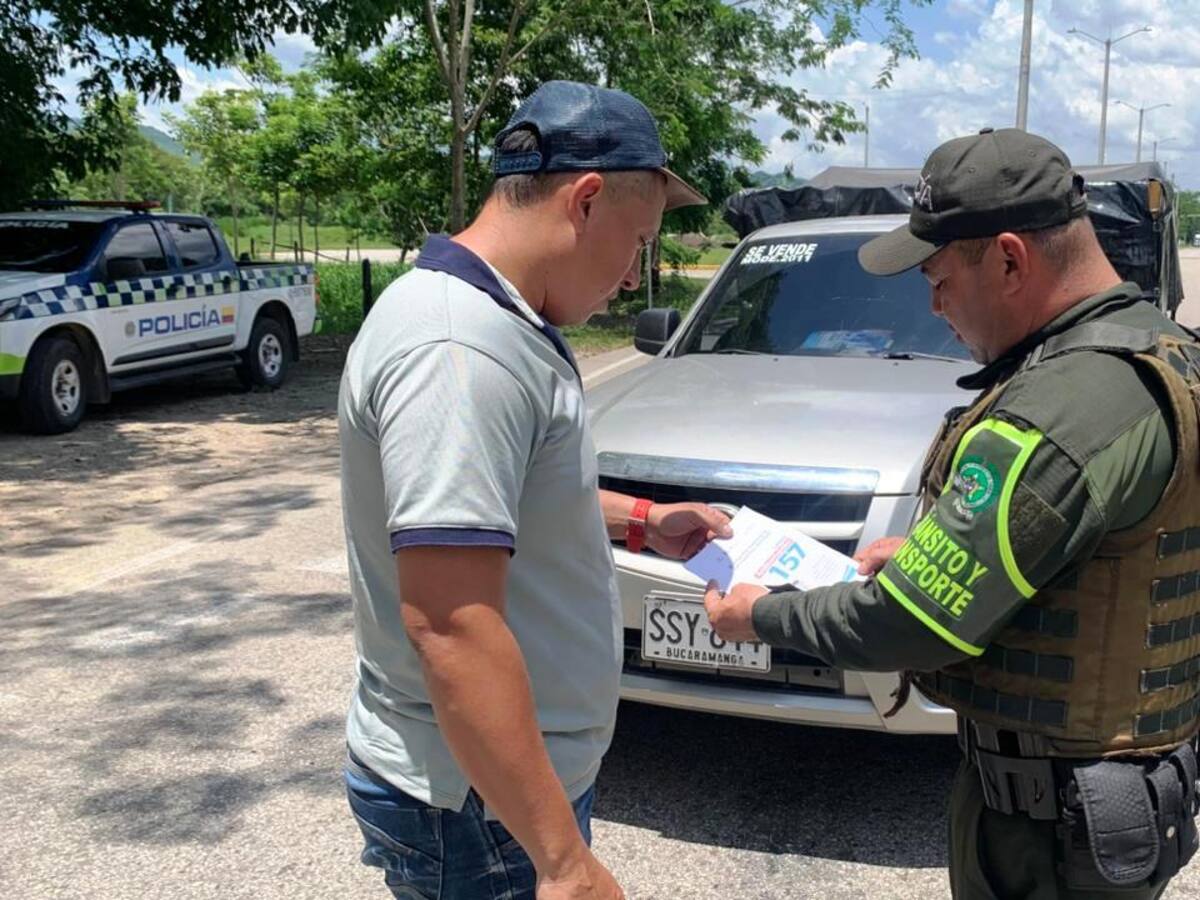 ‘Siempre Seguros’ en la vía San Jacinto-Bolívar, liderada por la seccional de Tránsito y Transporte