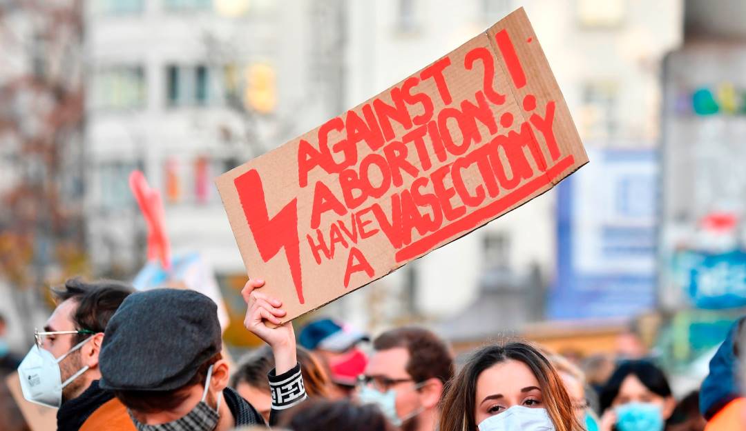 Tras la anulación del aborto en EE.UU. aumentan las citas para vasectomías en el país