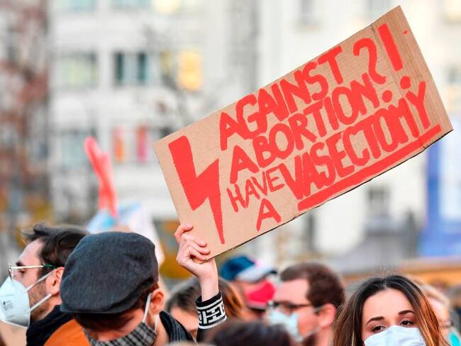 Tras la anulación del aborto en EE.UU. aumentan las citas para vasectomías en el país