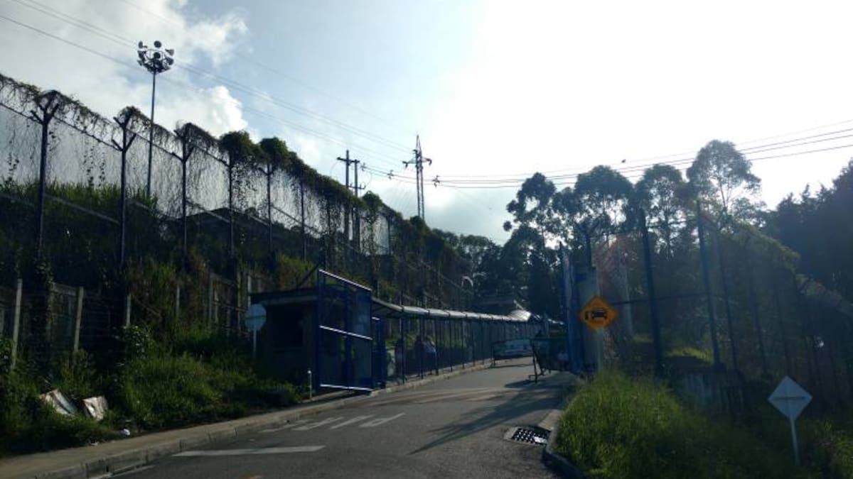 Más de 3 mil detenidos de la Cárcel de Pedregal están sin agua