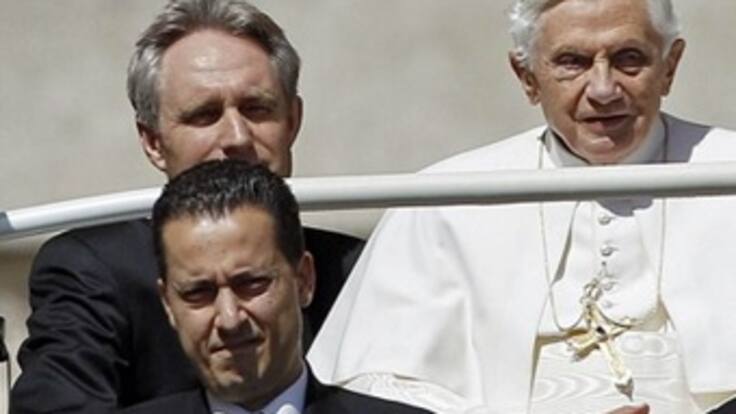 El mayordomo del papa condenado a un año y medio de prisión