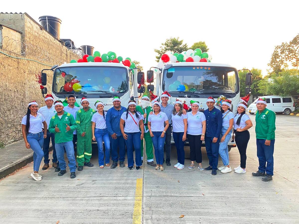 Caravana navideña ilumina a Arjona y Curumaní