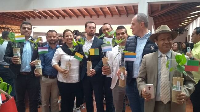 Alcaldes y Gobernador de Caldas le apuestan a la Sembratón