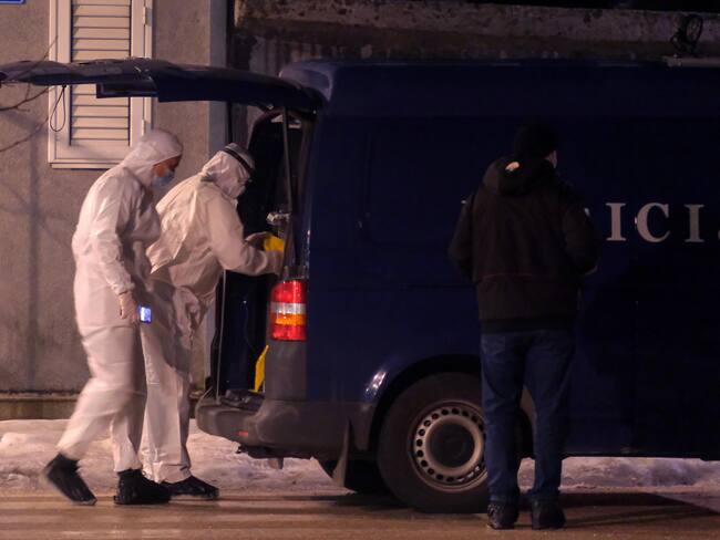 La policía confirmó que el atacante disparó en 3 localidades distintas y luego, al verse rodeado por las autoridades, se suicidó.
EFE/EPA/STRINGER