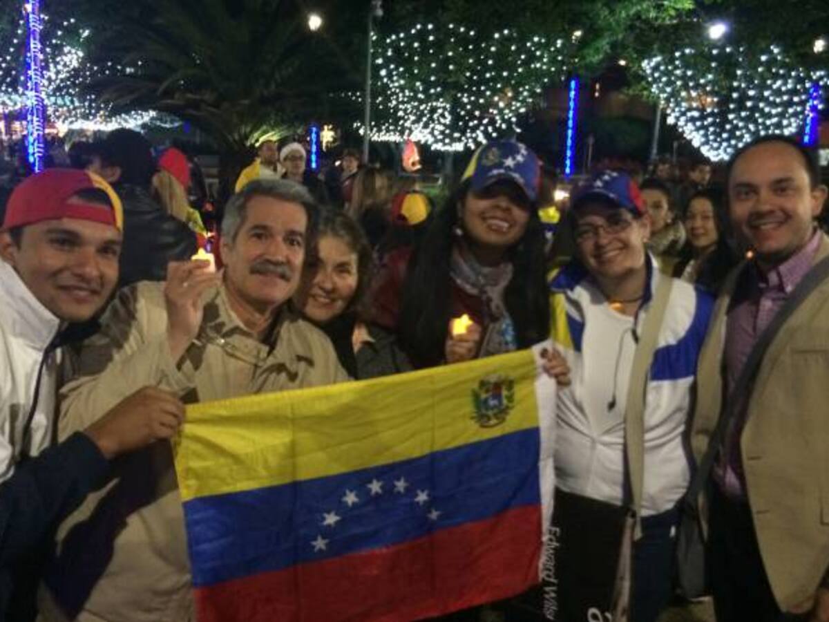 Venezolanos en Bogotá se reúnen para celebrar resultado de elecciones