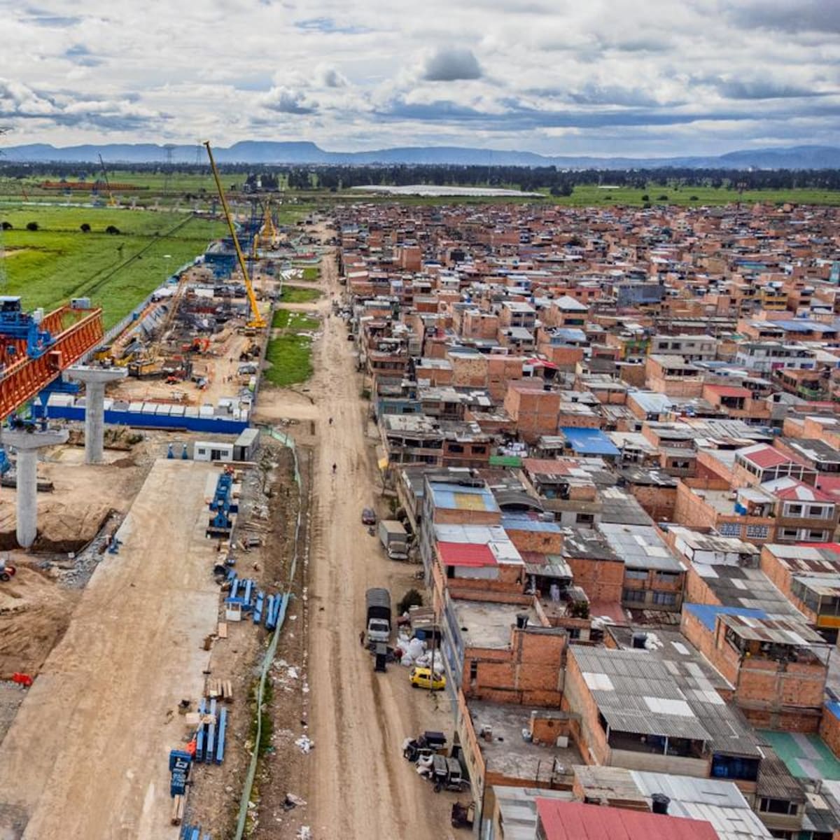 En firme decreto de la Alcaldía de Bogotá que prioriza el espacio peatonal alrededor del Metro