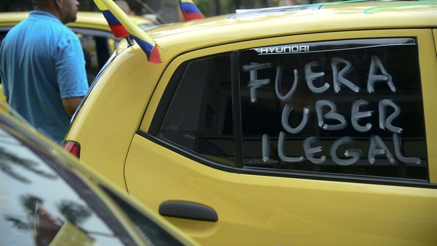 Mintransporte invitó a taxistas al uso de aplicaciones para competir con Uber y Cabify. Foto: Getty Images