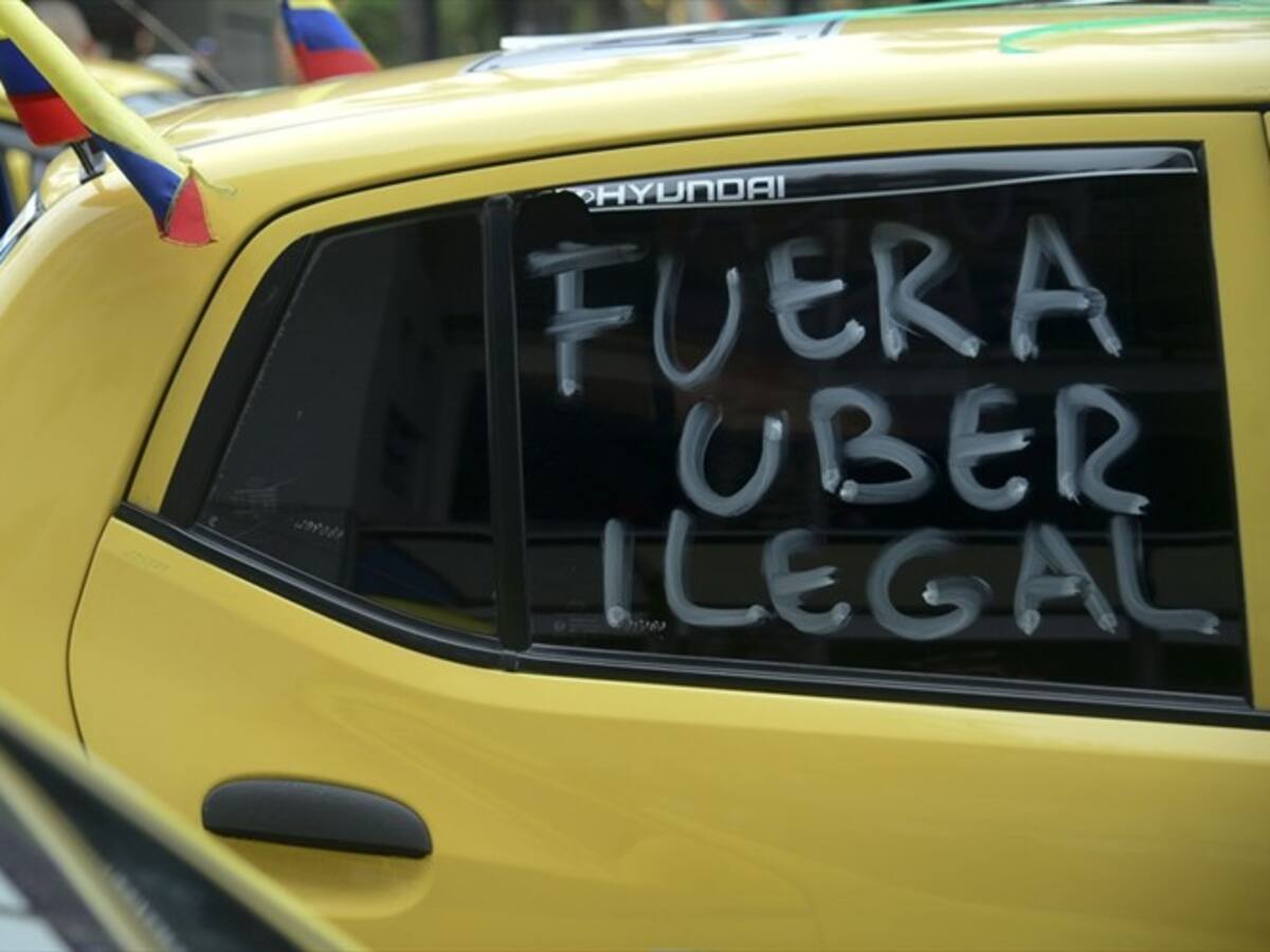 Mintransporte invitó a taxistas a usar aplicaciones para competir con Uber y Cabify