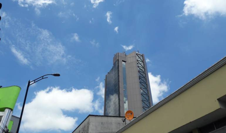 Facebook caracol radio Armenia 1150am línea whatsapp 3155681277 