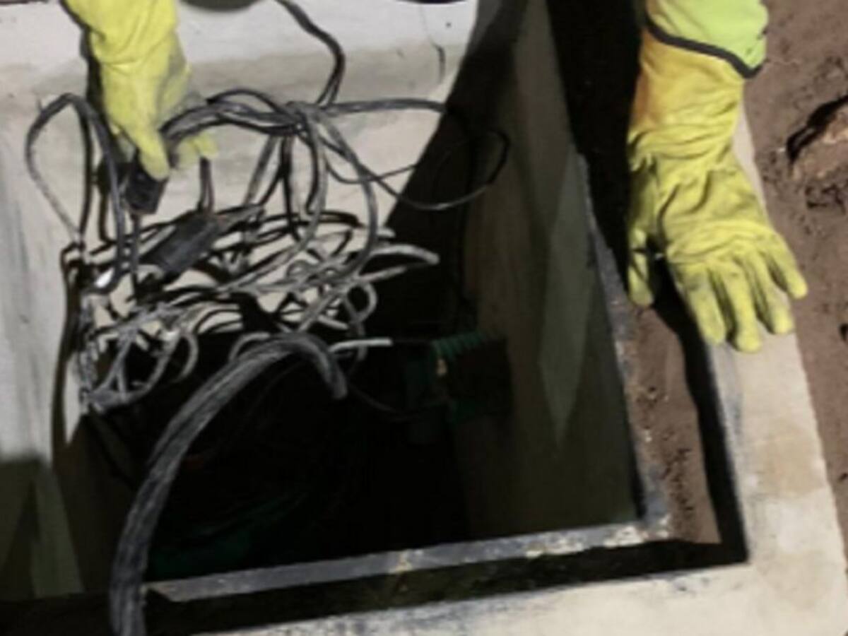 Parques y vía a oscuras por robo de cableado en Barranquilla