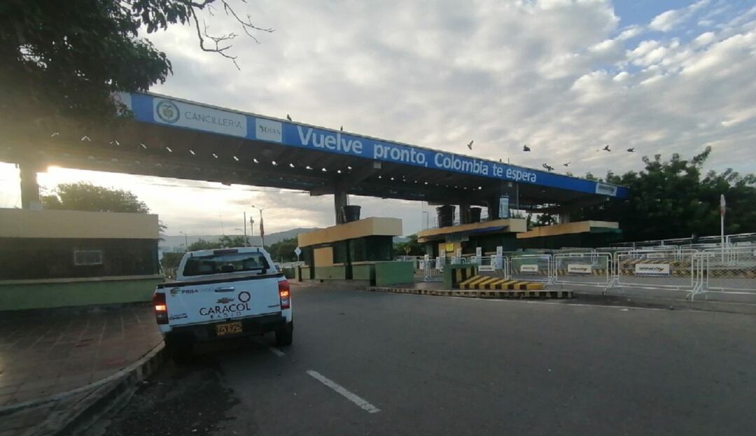 Analizan internación de vehículos e hidrocarburos para la frontera