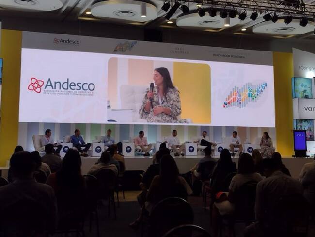 En el encuentro que reúne a las empresas de servicios públicos y TIC, se entregaron cifras sobre conectividad