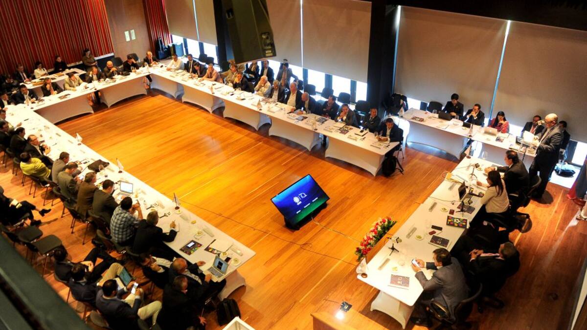 10 presidentes de clubes colombianos rechazan reunión con FCF