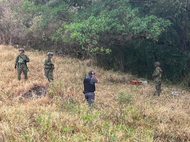 La acción permitió anticiparse a hechos violentos, al localizar y destruir un depósito clandestino. Foto Novena Brigada