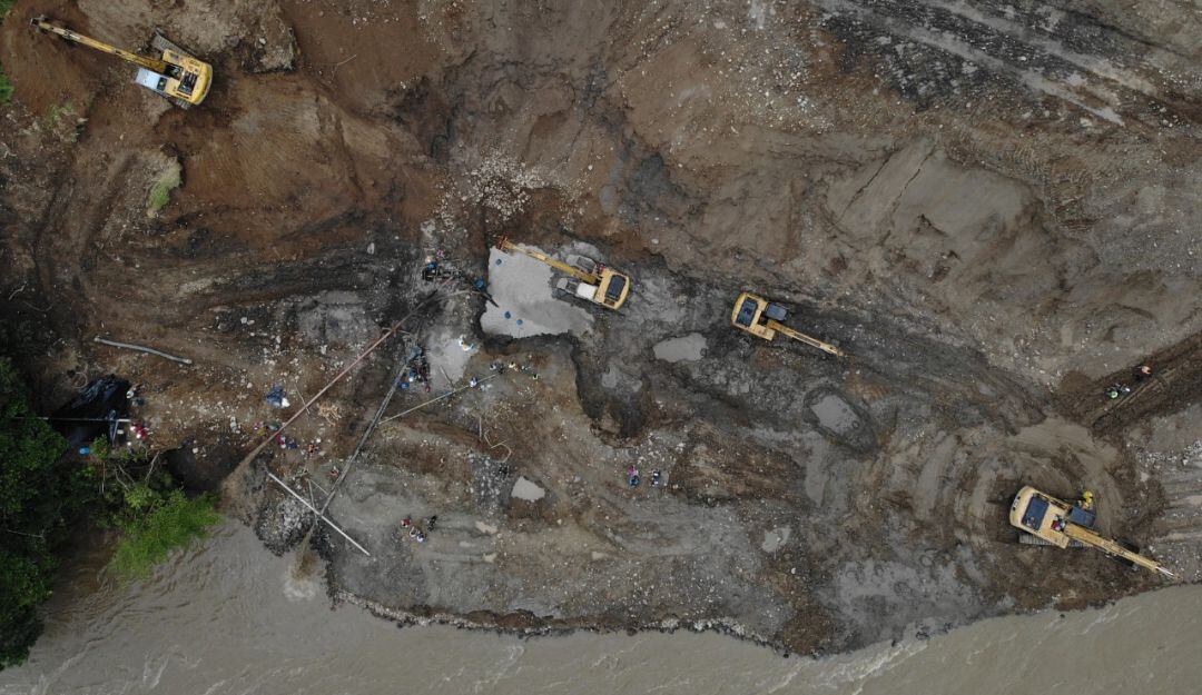 Rescate de mineros en El Bosque vereda de Neira