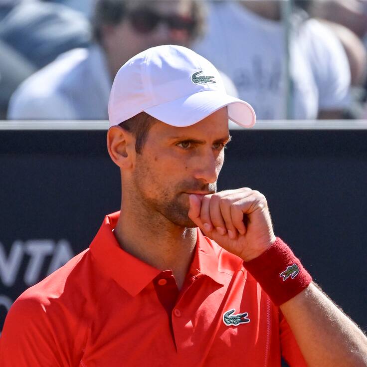 Rome (Italy), 12/05/2024.- Novak Djokovic of Serbia looks on as he plays against Alejandro Tabilo of Chile (not pictured) during their men&#039;s singles match at the Italian Open tennis tournament in Rome, Italy, 12 May 2024. (Tenis, Italia, Roma) EFE/EPA/ALESSANDRO DI MEO