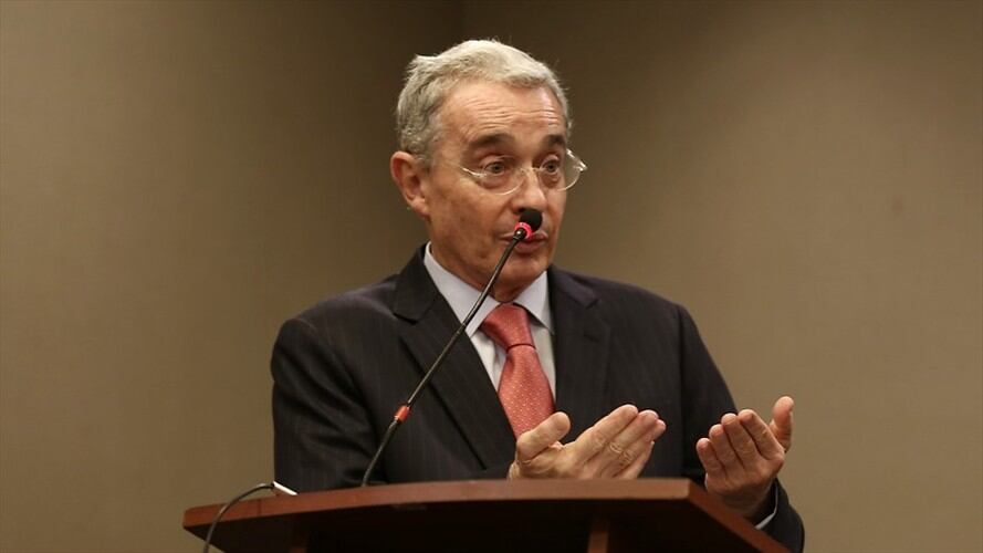 Los abogados de Álvaro Uribe aseguraron que estos audios fueron objeto de una manipulación. Foto: Colprensa