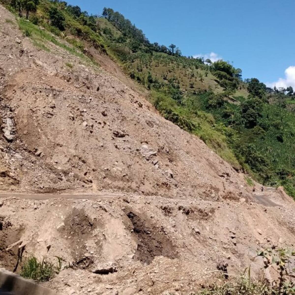 Intervención permanente en vías de Caldas por lluvias
