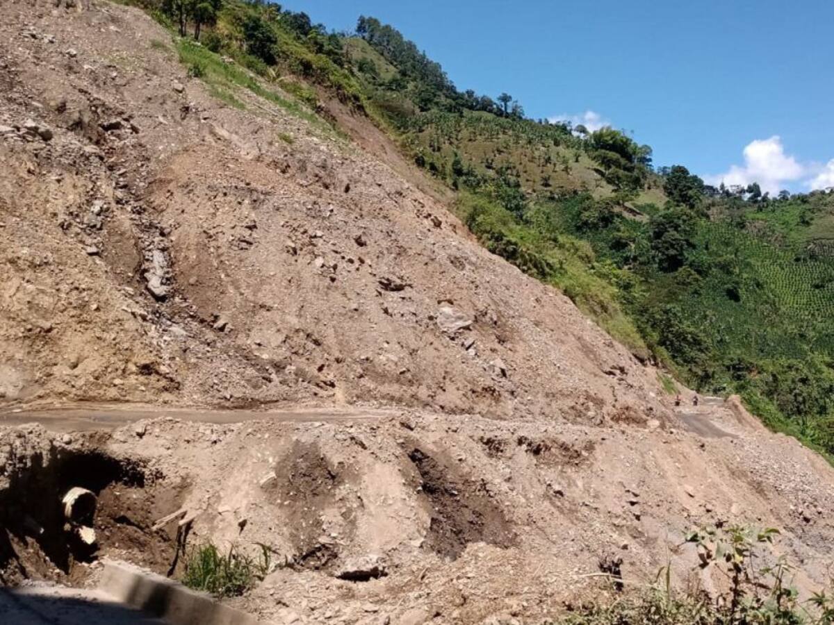 Intervención permanente en vías de Caldas por lluvias