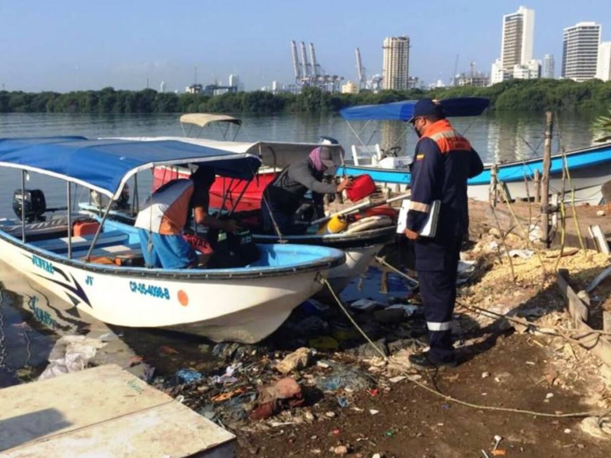 En Cartagena, Dimar mantiene control a naves en la Ciénaga de Las Quintas