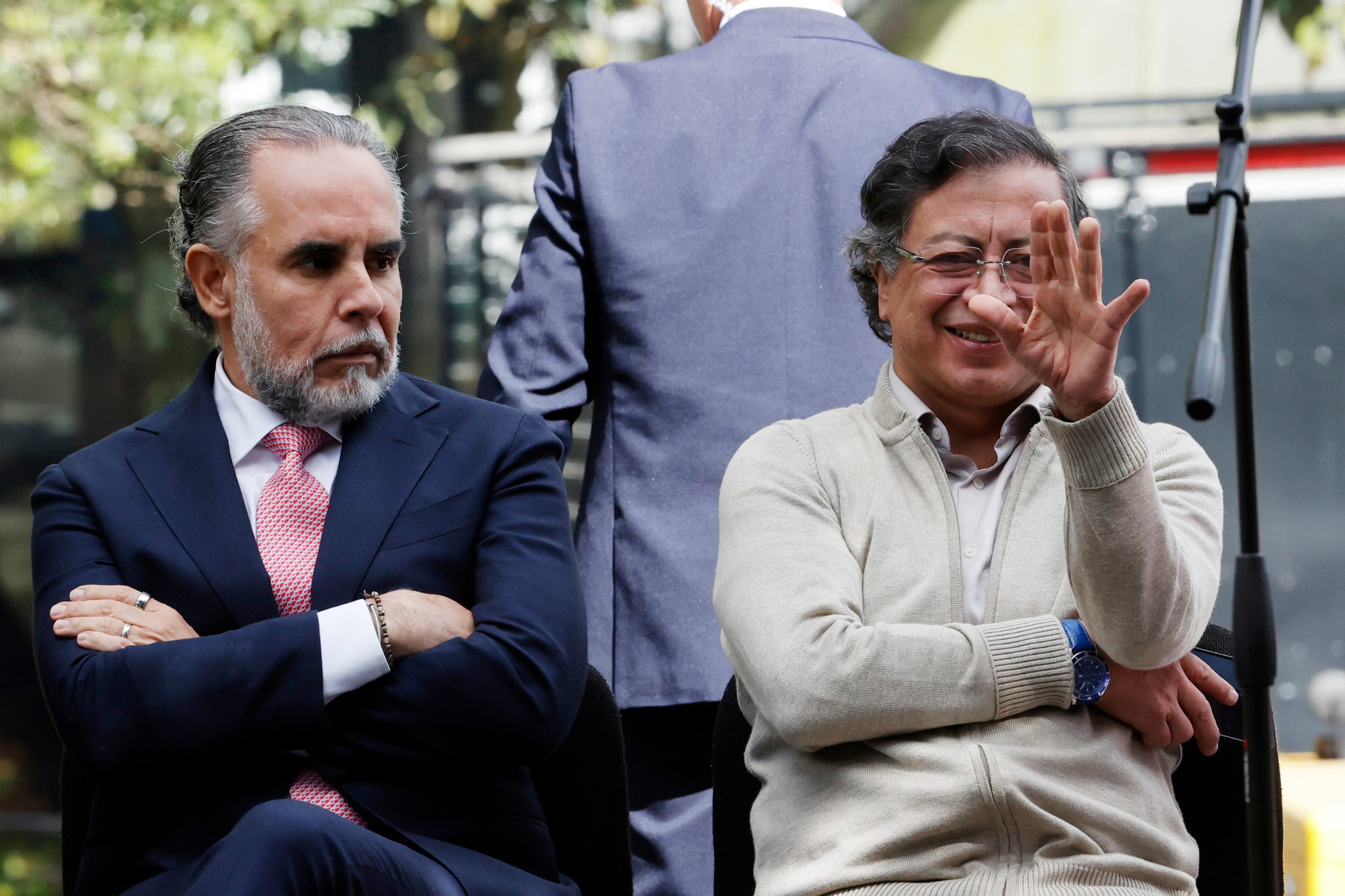 El presidente Gustavo Petro junto al ministro del Interior, Armando Benedetti. Foto: EFE/ Mauricio Dueñas Castañeda