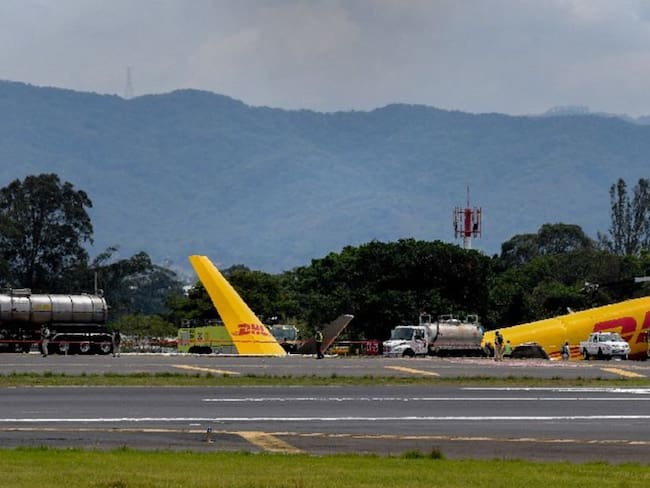 Se partió en dos avión de carga de DHL en Costa Rica