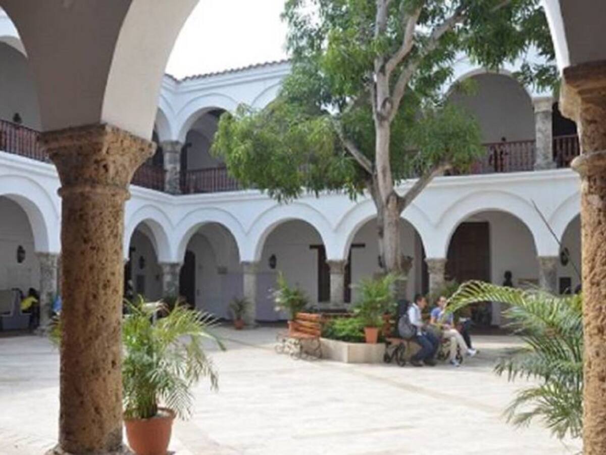 Audios comprometen a funcionario de Unibac que estaría aspirando a rectoría