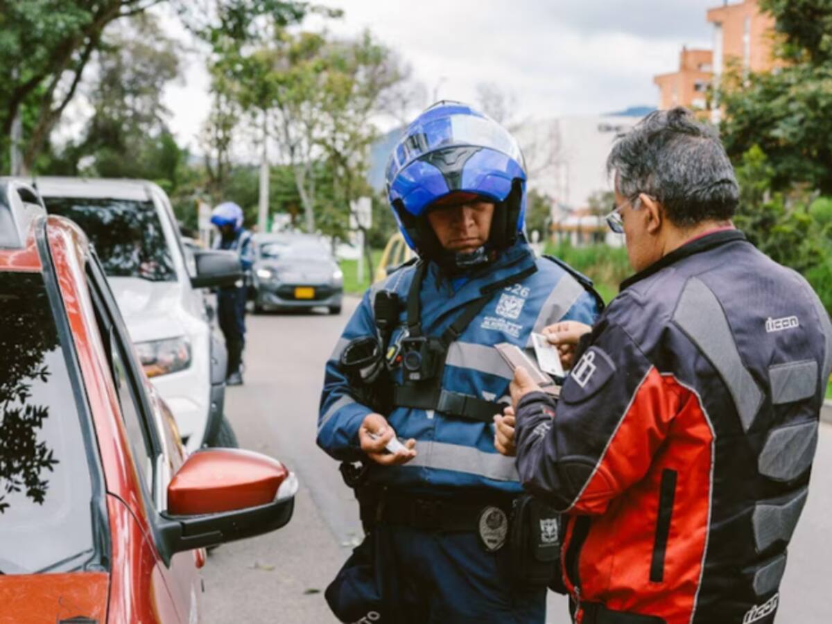 Las multas de transito subieron de precio este 2025 en cerca de $200 mil pesos