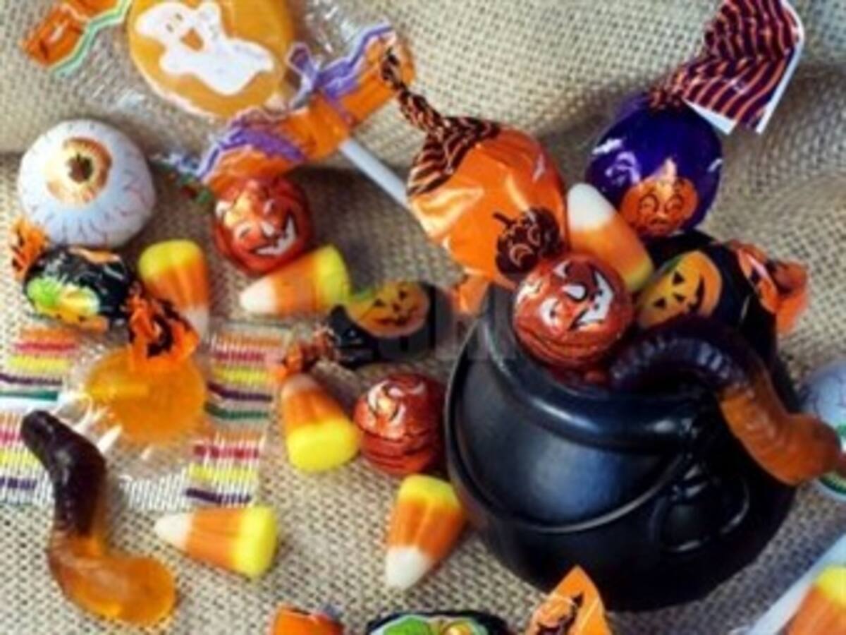 Invima entrega advertencias sobre dulces y mascaras de Halloween