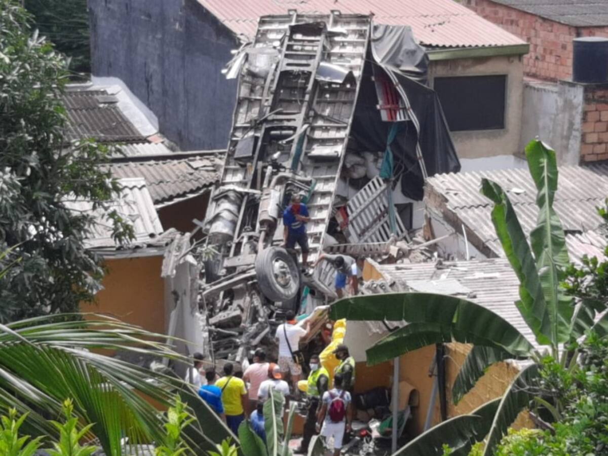 Fuerte accidente se presentó en la vía Guaduas- Bogotá