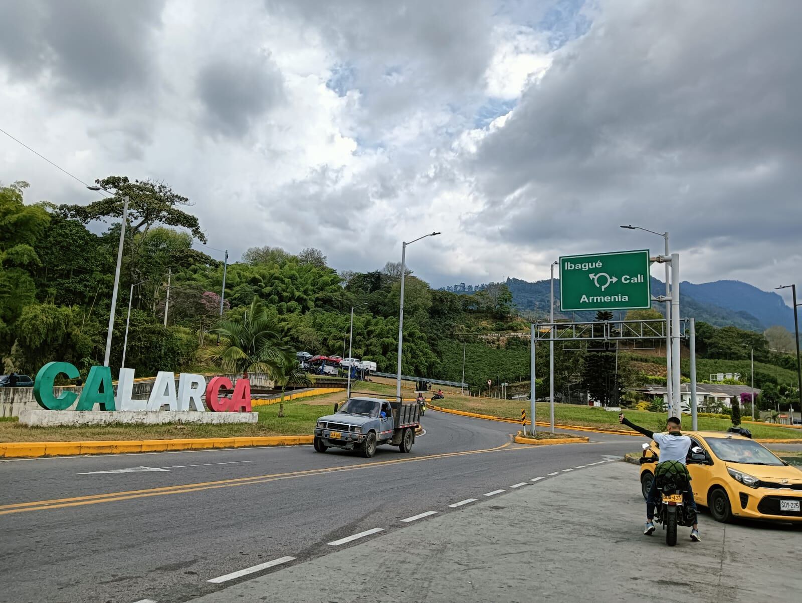 En el sector de Versalles en Calarcá, Quindío, comenzó el cierre de la línea. Foto: Adrián Trejos