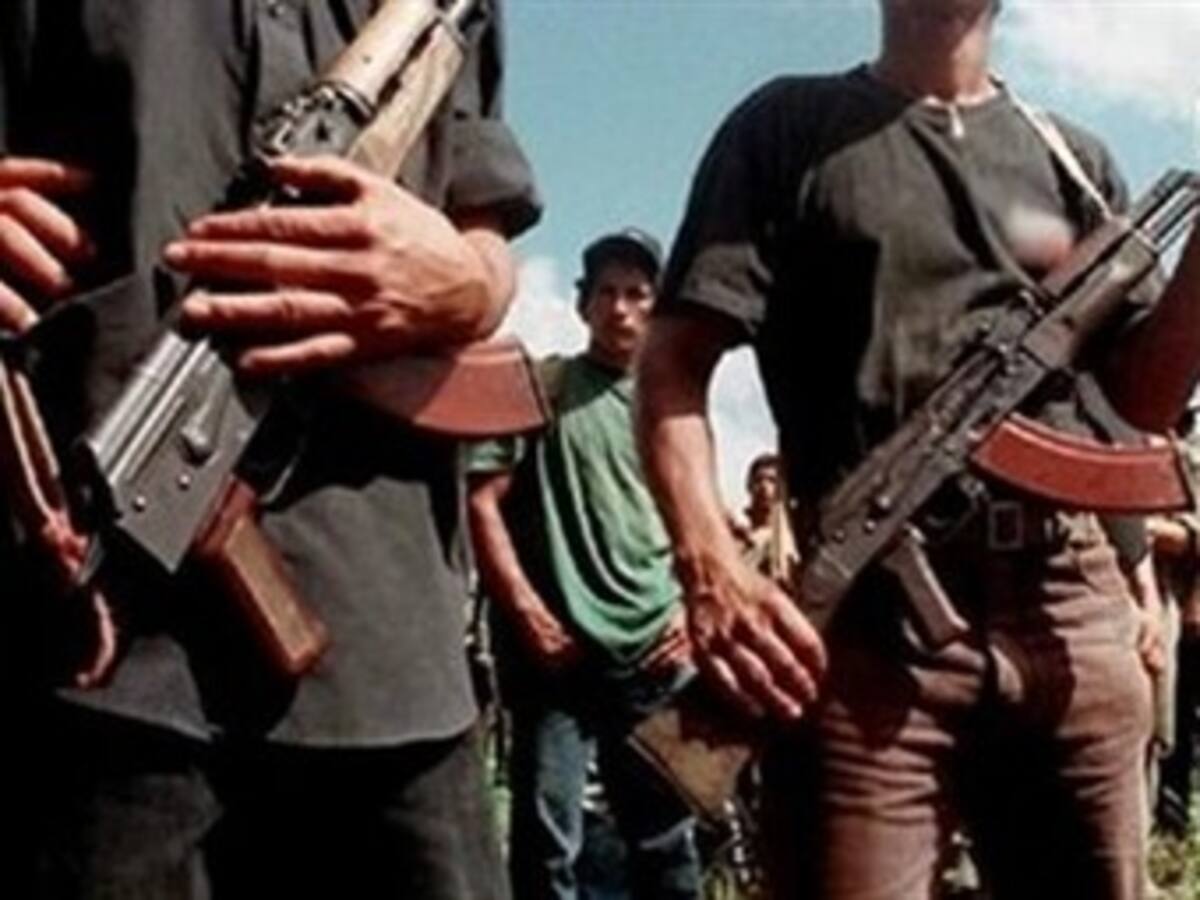 Denuncian que empresarios habrían financiado el cabildeo para la Ley de Justicia y Paz