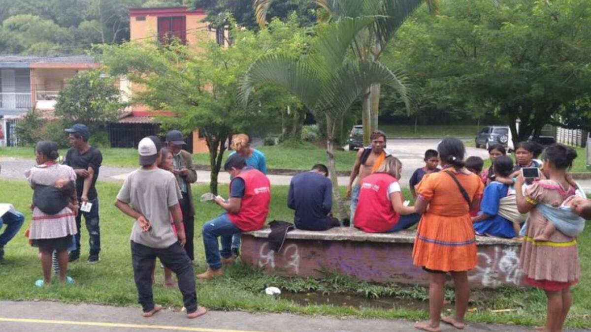 Indígenas Embera Katío llevan un mes asentados en parque de Cuba en Pereira