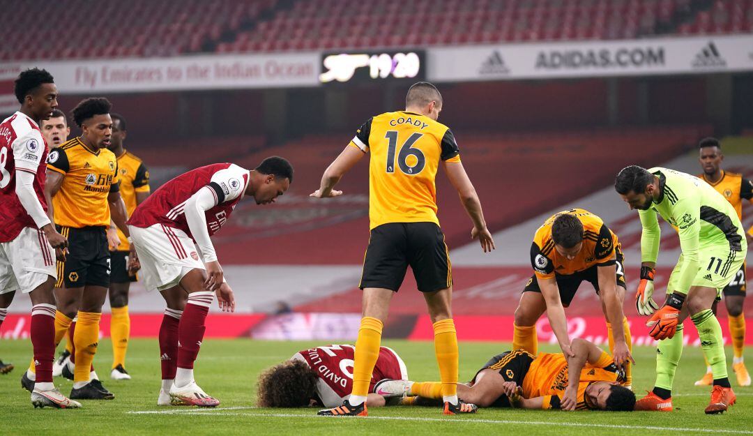 La decisión se toma luego del incidente entre Raul Jímenez y David Luiz.