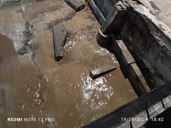 Varias casas del barrio Libertador resultaron afectadas tras un daño en la red de acueducto complementario