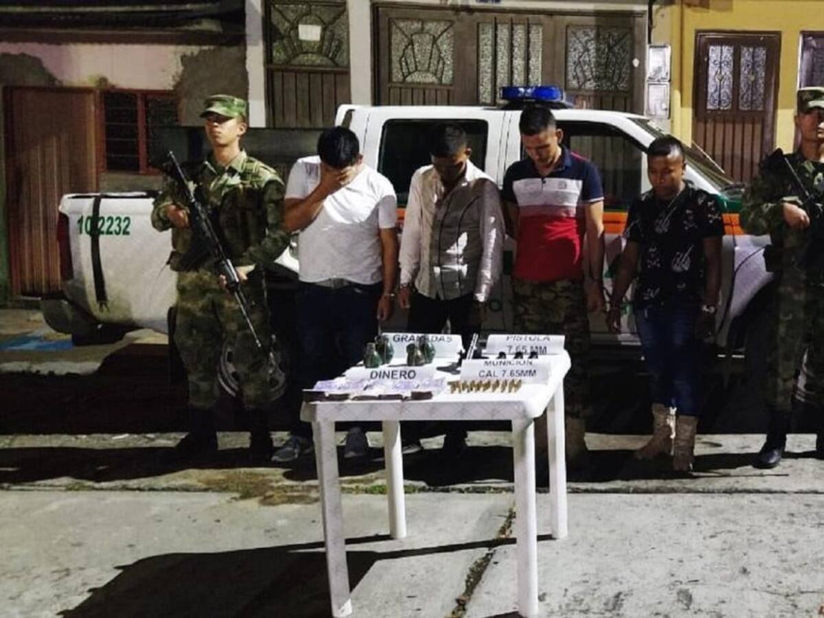 Ejército captura a cuatro supuestos integrantes del Eln en Cauca
