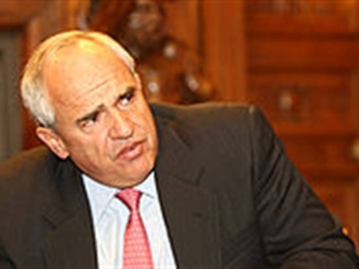 No sé si estoy cerca o distante de Uribe: Samper