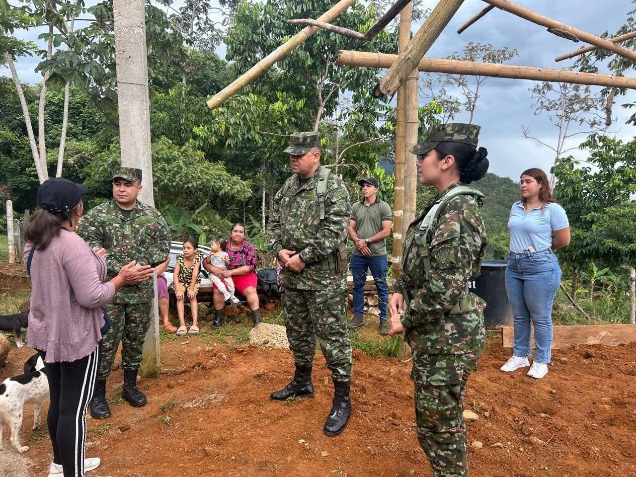 Comercialización de lácteos una alternativa de vida digna. Foto Ejercito Caqueta.