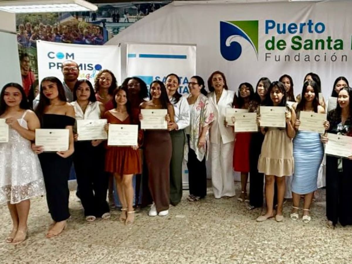 En Santa Marta, capacitan a 21 jóvenes en bilingüismo, una puerta de empleo hacia los 500 años
