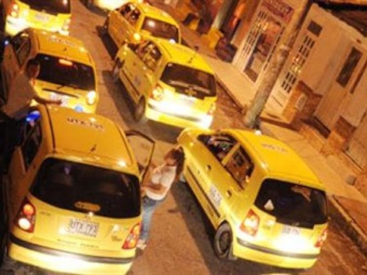 Taxistas protestaron por decisión que dejó en libertad a conductor borracho‏